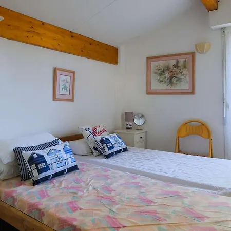 Duplex Cosy 4 Pers A 200m Du Avec Jardin Privatif - Fr-1-877-41 Holiday home
